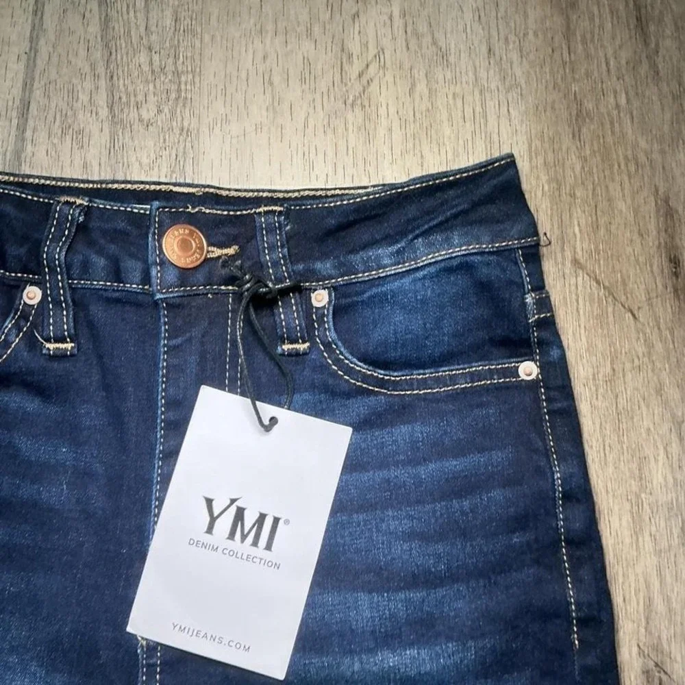 YMI Navy Dark Wash Distressed Denim‎ Shorts High Rise NWT Junior Size 28